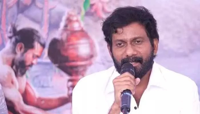 బుచ్చిబాబు షాకింగ్ కామెంట్స్! 'పెద్ది' రికార్డుల మోత.. ఫోన్ మోగుతూనే ఉందట! బుచ్చిబాబు షాకింగ్ కామెంట్స్! 'పెద్ది' రికార్డుల మోత.. ఫోన్ మోగుతూనే ఉందట!