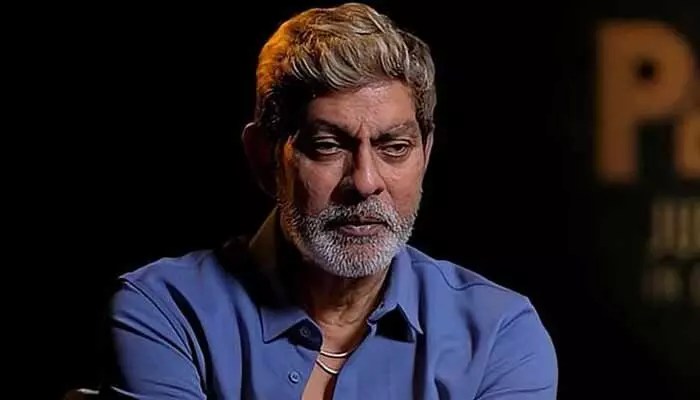 షాకింగ్: 'నా చావుకు ఎన్టీఆర్ వచ్చాడు' - జగపతి బాబు సంచలన కామెంట్స్ వైరల్! షాకింగ్: 'నా చావుకు ఎన్టీఆర్ వచ్చాడు' - జగపతి బాబు సంచలన కామెంట్స్ వైరల్!