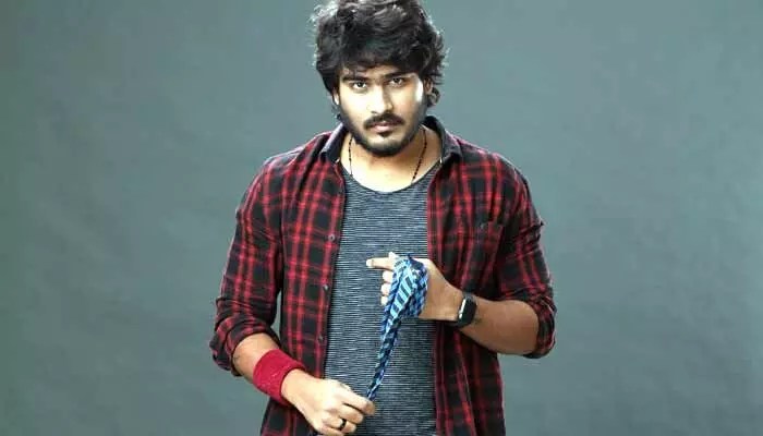 సంచలనం! 'రిస్క్' మూవీ టీమ్ నుండి బంపర్ ఆఫర్.. బెస్ట్ రీల్కు భారీ నగదు బహుమతి! సంచలనం! 'రిస్క్' మూవీ టీమ్ నుండి బంపర్ ఆఫర్.. బెస్ట్ రీల్కు భారీ నగదు బహుమతి!