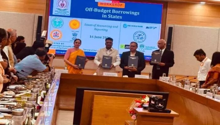 CAG: రాష్ట్రాల ఆదాయంతో పాటు అప్పులూ పెరుగుతున్నాయ్ CAG: రాష్ట్రాల ఆదాయంతో పాటు అప్పులూ పెరుగుతున్నాయ్