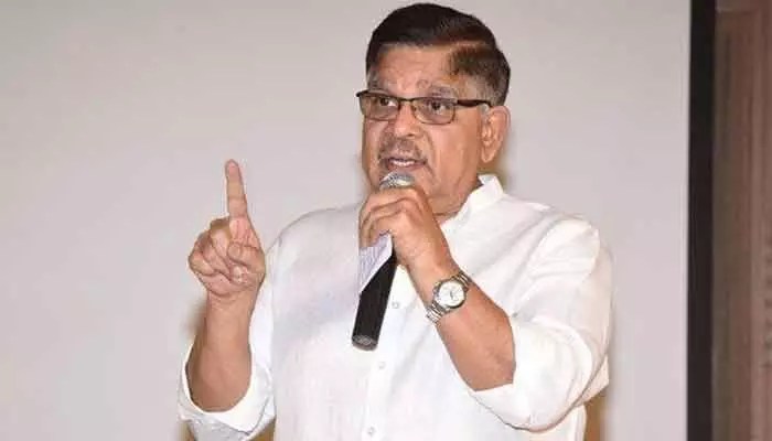 షాకింగ్ న్యూస్! ఓటీటీలపై అల్లు అరవింద్ సంచలన వ్యాఖ్యలు.. బడ్జెట్ రికవరీకి కొత్త లెక్కలు! షాకింగ్ న్యూస్! ఓటీటీలపై అల్లు అరవింద్ సంచలన వ్యాఖ్యలు.. బడ్జెట్ రికవరీకి కొత్త లెక్కలు!