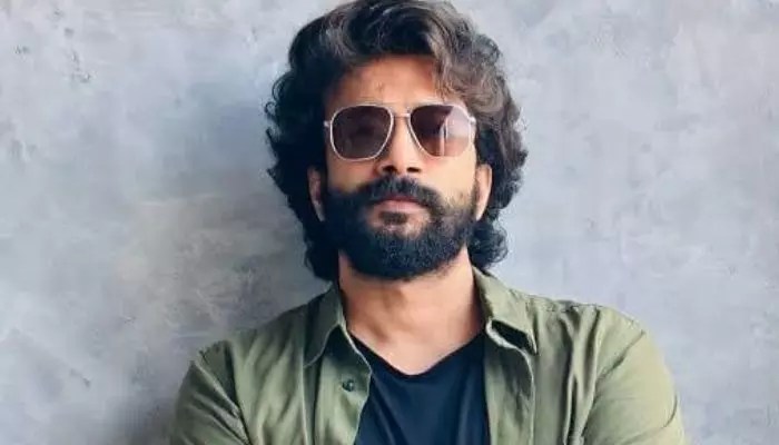 సత్యదేవ్ షాకింగ్ కామెంట్స్! "బ్లఫ్ మాస్టర్" ఫ్లాప్ వెనక అసలు నిజం! సత్యదేవ్ షాకింగ్ కామెంట్స్! "బ్లఫ్ మాస్టర్" ఫ్లాప్ వెనక అసలు నిజం!