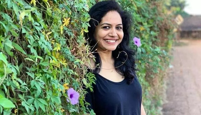 సింగర్ సునీత షాకింగ్ కామెంట్స్! 'నా బాడీ నా హక్కు'పై వైరల్ రచ్చ! సింగర్ సునీత షాకింగ్ కామెంట్స్! 'నా బాడీ నా హక్కు'పై వైరల్ రచ్చ!