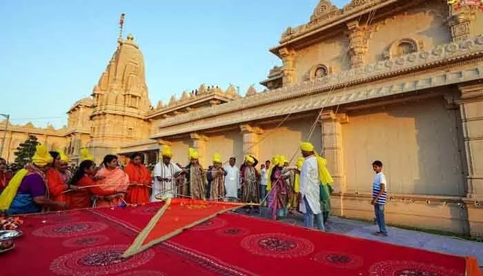 అయోధ్య నిధుల గోల్ మాల్: ట్రస్ట్కు ముందే తెలుసా? షాకింగ్ నిజాలు! అయోధ్య నిధుల గోల్ మాల్: ట్రస్ట్కు ముందే తెలుసా? షాకింగ్ నిజాలు!