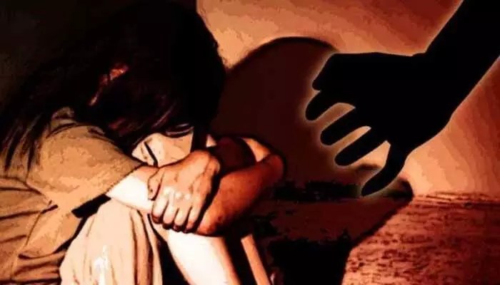 రాజస్థాన్లో దారుణం: 5 రోజులు, 30 మంది మృగాళ్ల అత్యాచారం! రాజస్థాన్లో దారుణం: 5 రోజులు, 30 మంది మృగాళ్ల అత్యాచారం!