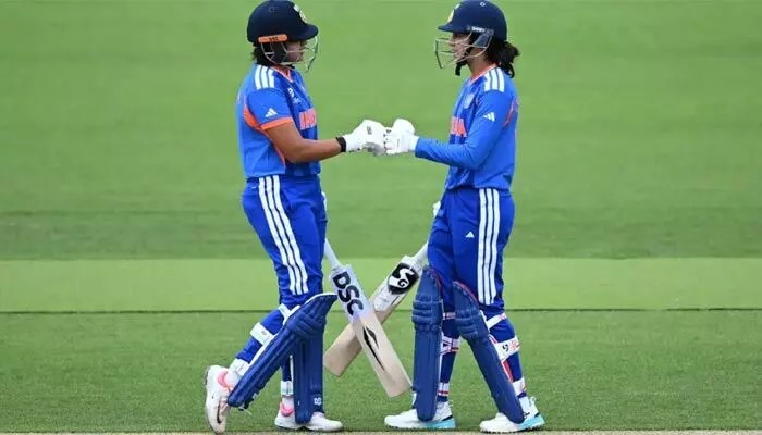 హర్మన్ప్రీత్ విధ్వంసం: ఆసీస్కు భారీ లక్ష్యం.. ప్రపంచకప్ సెమీస్లో భారత్ సంచలనం! హర్మన్ప్రీత్ విధ్వంసం: ఆసీస్కు భారీ లక్ష్యం.. ప్రపంచకప్ సెమీస్లో భారత్ సంచలనం!