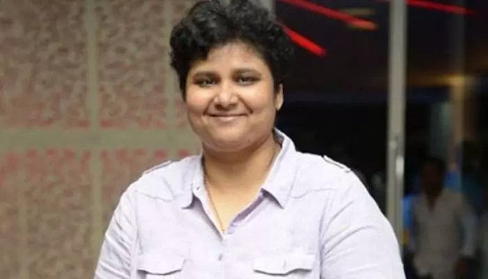 "పాన్ ఇండియా" అంటేనే అలర్జీ! బ్లాక్బస్టర్ సక్సెస్ సీక్రెట్ లీక్ చేసిన నందిని రెడ్డి! "పాన్ ఇండియా" అంటేనే అలర్జీ! బ్లాక్బస్టర్ సక్సెస్ సీక్రెట్ లీక్ చేసిన నందిని రెడ్డి!