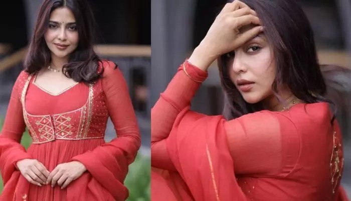 ఐశ్వర్య లక్ష్మి క్లాస్ అందం.. కుర్రాళ్ల మతులు పోగొడుతోంది! లుక్ చూస్తే ఫిదా అవుతారు! ఐశ్వర్య లక్ష్మి క్లాస్ అందం.. కుర్రాళ్ల మతులు పోగొడుతోంది! లుక్ చూస్తే ఫిదా అవుతారు!