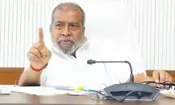 శ్రీలీల ఔట్.. భాగ్యశ్రీ ఇన్! 'లెనిన్' పై సంచలన నిజాలు.. వైరల్ అవుతున్న హాట్ కామెంట్స్! శ్రీలీల ఔట్.. భాగ్యశ్రీ ఇన్! 'లెనిన్' పై సంచలన నిజాలు.. వైరల్ అవుతున్న హాట్ కామెంట్స్!