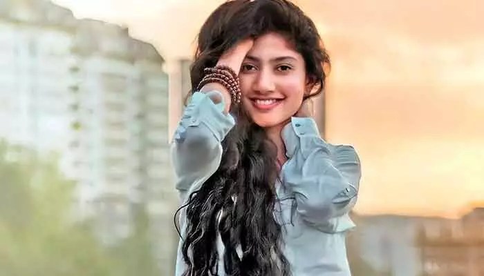 Sai Pallavi Rejects Kissing Scenes: Values Over Money, Fans Applaud Her Stance Sai Pallavi Rejects Kissing Scenes: Values Over Money, Fans Applaud Her Stance