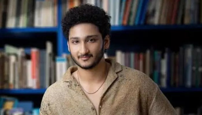 Mahesh Babu's Grand Entry Boosts 'Srinivasa Mangapuram' Pre-Release Event! Mahesh Babu's Grand Entry Boosts 'Srinivasa Mangapuram' Pre-Release Event!