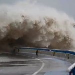లైట్ హౌస్ కొట్టుకుపోయింది! బావి టైఫూన్ తాండవం.. 2.5 లక్షల మంది నిరాశ్రయులు లైట్ హౌస్ కొట్టుకుపోయింది! బావి టైఫూన్ తాండవం.. 2.5 లక్షల మంది నిరాశ్రయులు