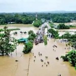 బంగ్లాదేశ్లో జలవిలయం: 54 మంది మృతి, లక్షలాది మంది నిరాశ్రయులు! బంగ్లాదేశ్లో జలవిలయం: 54 మంది మృతి, లక్షలాది మంది నిరాశ్రయులు!