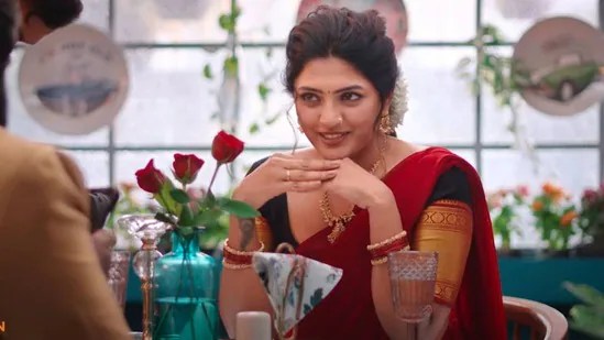 ఓటీటీకి ఇవాళ మూవీగా వచ్చిన తెలుగు బొల్డ్ రొమాంటిక్ సిరీస్- ముగ్గురు స్టార్ హీరోయిన్ల ముద్దులాటలు, డబుల్ మీనింగ్ డైలాగ్స్ ఓటీటీకి ఇవాళ మూవీగా వచ్చిన తెలుగు బొల్డ్ రొమాంటిక్ సిరీస్- ముగ్గురు స్టార్ హీరోయిన్ల ముద్దులాటలు, డబుల్ మీనింగ్ డైలాగ్స్
