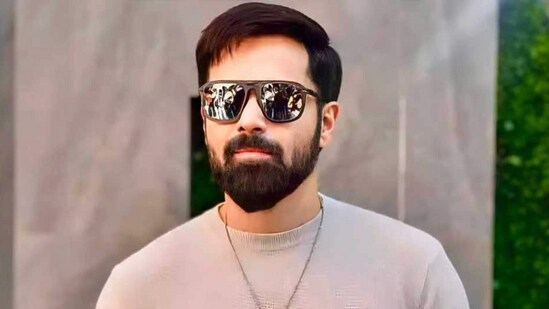 టైమ్కి రావడం కాదు కదా.. కొందరైతే అసలు సెట్స్కే రారు: ఓజీ మూవీ విలన్ చేసిన కామెంట్స్ ఎవరి గురించి? టైమ్కి రావడం కాదు కదా.. కొందరైతే అసలు సెట్స్కే రారు: ఓజీ మూవీ విలన్ చేసిన కామెంట్స్ ఎవరి గురించి?