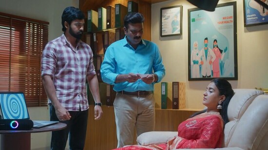 నిన్ను కోరి అక్టోబర్ 29 ఎపిసోడ్: శాలిని హిప్నటైజ్కు విరాట్ ప్లాన్- వంద బిందెలతో చంద్రకళ అభిషేకం నిన్ను కోరి అక్టోబర్ 29 ఎపిసోడ్: శాలిని హిప్నటైజ్కు విరాట్ ప్లాన్- వంద బిందెలతో చంద్రకళ అభిషేకం