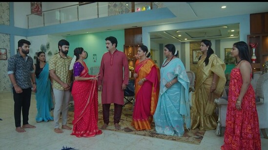 నిన్ను కోరి నవంబర్ 6 ఎపిసోడ్: మాట్లాడిన రఘురాం- చంద్ర తప్పులేదన్న మామయ్య- తలపై కొట్టింది ఎవరంటే? శాలిని టెన్షన్ నిన్ను కోరి నవంబర్ 6 ఎపిసోడ్: మాట్లాడిన రఘురాం- చంద్ర తప్పులేదన్న మామయ్య- తలపై కొట్టింది ఎవరంటే? శాలిని టెన్షన్