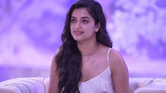 రామ్ డింపుల్స్ అంటే ఇష్టం.. అతని ఎనర్జీ తీసుకుంటా: భాగ్యశ్రీ బోర్సే ఇంట్రెస్టింగ్ కామెంట్లు రామ్ డింపుల్స్ అంటే ఇష్టం.. అతని ఎనర్జీ తీసుకుంటా: భాగ్యశ్రీ బోర్సే ఇంట్రెస్టింగ్ కామెంట్లు