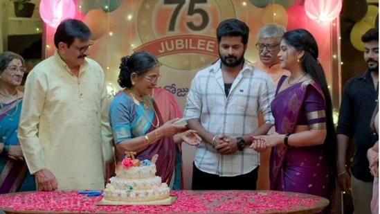 గుండె నిండా గుడి గంటలు టుడే ఎపిసోడ్: నానమ్మ చివరి కోరిక తీర్చిన బాలు- బాలుకే సుశీల బహుమతి- ప్రభావతి, మనోజ్కు నిరాశ గుండె నిండా గుడి గంటలు టుడే ఎపిసోడ్: నానమ్మ చివరి కోరిక తీర్చిన బాలు- బాలుకే సుశీల బహుమతి- ప్రభావతి, మనోజ్కు నిరాశ