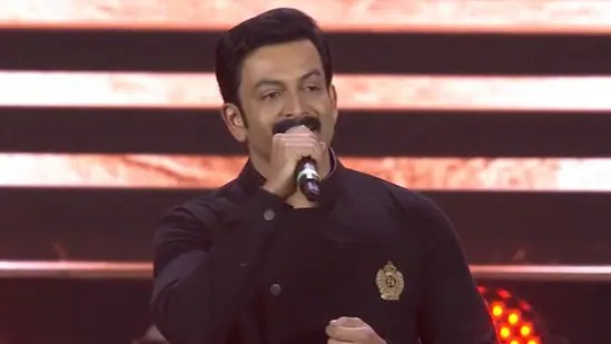 టార్చర్ పెట్టే రాజమౌళి షూటింగ్.. ఆయన చేసిన మెసేజ్ అదే.. ఇలాంటి సినిమా లాంఛ్ చూడలేదు: పృథ్వీరాజ్ సుకుమారన్ టార్చర్ పెట్టే రాజమౌళి షూటింగ్.. ఆయన చేసిన మెసేజ్ అదే.. ఇలాంటి సినిమా లాంఛ్ చూడలేదు: పృథ్వీరాజ్ సుకుమారన్