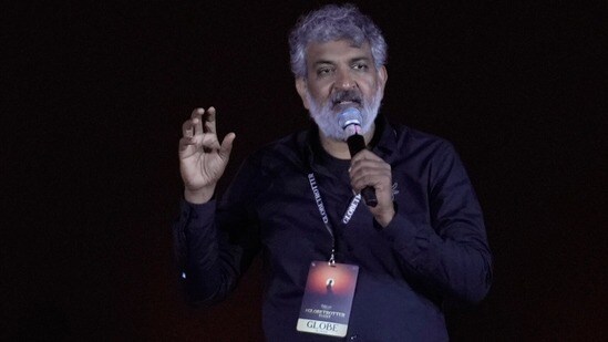 రాజమౌళికి వరుస షాక్లు.. హనుమంతుడిపై కామెంట్లకు కేసులు.. వారణాసి టైటిల్ చిక్కు! రాజమౌళికి వరుస షాక్లు.. హనుమంతుడిపై కామెంట్లకు కేసులు.. వారణాసి టైటిల్ చిక్కు!