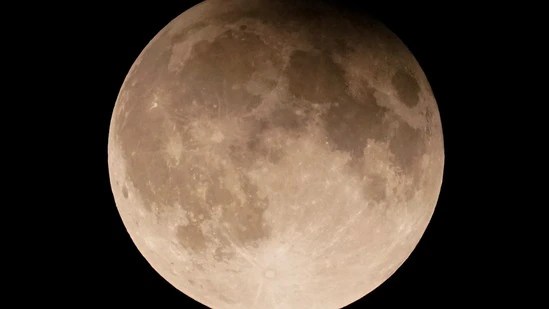 Last Super Moon: ఈరోజే 2025 చివరి సూపర్ మూన్.. ఎప్పుడు, ఎలా చూడాలి? ఈ అద్భుతాన్ని మిస్ అవ్వకండి! Last Super Moon: ఈరోజే 2025 చివరి సూపర్ మూన్.. ఎప్పుడు, ఎలా చూడాలి? ఈ అద్భుతాన్ని మిస్ అవ్వకండి!