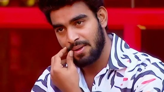 ఎంట్రీతోనే హిస్టరీ-బిగ్ బాస్లో ఆర్మీ జవాన్ పవర్-ఫస్ట్ ఫైనలిస్ట్ కల్యాణ్ గురించి ఈ విషయాలు తెలుసా? ఎంట్రీతోనే హిస్టరీ-బిగ్ బాస్లో ఆర్మీ జవాన్ పవర్-ఫస్ట్ ఫైనలిస్ట్ కల్యాణ్ గురించి ఈ విషయాలు తెలుసా?