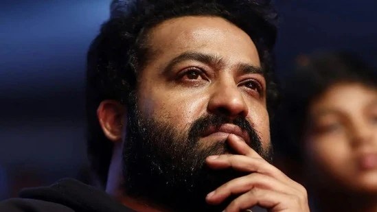 ఢిల్లీ హైకోర్టుకు జూనియర్ ఎన్టీఆర్.. మూడు రోజుల డెడ్ లైన్ విధించిన న్యాయస్థానం.. అసలు ఏమైందంటే? ఢిల్లీ హైకోర్టుకు జూనియర్ ఎన్టీఆర్.. మూడు రోజుల డెడ్ లైన్ విధించిన న్యాయస్థానం.. అసలు ఏమైందంటే?