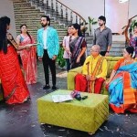 బ్రహ్మముడి డిసెంబర్ 12 ఎపిసోడ్: పాప కేసులో తండ్రే నిందితుడు- రాహుల్ను చెంపదెబ్బ కొట్టిన సుభాష్- బయటపడిన కావ్య సమస్య బ్రహ్మముడి డిసెంబర్ 12 ఎపిసోడ్: పాప కేసులో తండ్రే నిందితుడు- రాహుల్ను చెంపదెబ్బ కొట్టిన సుభాష్- బయటపడిన కావ్య సమస్య