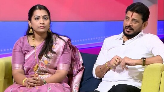 ఫామ్హౌస్ మందు పార్టీలో బిగ్ బాస్ దివ్వెల మాధురి-పోలీసుల రైడ్-అరెస్ట్ చేశారనే ప్రచారం-ఆమె ఏం చెప్పారంటే? ఫామ్హౌస్ మందు పార్టీలో బిగ్ బాస్ దివ్వెల మాధురి-పోలీసుల రైడ్-అరెస్ట్ చేశారనే ప్రచారం-ఆమె ఏం చెప్పారంటే?