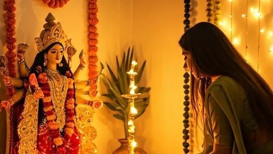 Vastu Shastra: ఇంట్లో ఈ 5 ప్రదేశాలు ఎల్లప్పుడూ శుభ్రంగా ఉండాలి.. లేదంటే హఠాత్తుగా ఇలాంటి సమస్యలు రావచ్చు! Vastu Shastra: ఇంట్లో ఈ 5 ప్రదేశాలు ఎల్లప్పుడూ శుభ్రంగా ఉండాలి.. లేదంటే హఠాత్తుగా ఇలాంటి సమస్యలు రావచ్చు!
