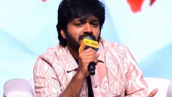 చిరంజీవిని పిండేశాను.. నా టైమ్ బాగుండి ఆమె ఒప్పుకుంది.. ఆ ఇద్దరినీ కలిపి చూపించే అదృష్టం నాకు దక్కింది..: అనిల్ రావిపూడి చిరంజీవిని పిండేశాను.. నా టైమ్ బాగుండి ఆమె ఒప్పుకుంది.. ఆ ఇద్దరినీ కలిపి చూపించే అదృష్టం నాకు దక్కింది..: అనిల్ రావిపూడి