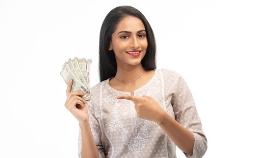 Numerology: ఈ రోజుల్లో జన్మించిన వ్యక్తులు గొప్ప విజయాన్ని పొందుతారు.. రాహువు అనుగ్రహంతో హటాత్తుగా ఆర్థికంగా లాభపడతారు! Numerology: ఈ రోజుల్లో జన్మించిన వ్యక్తులు గొప్ప విజయాన్ని పొందుతారు.. రాహువు అనుగ్రహంతో హటాత్తుగా ఆర్థికంగా లాభపడతారు!