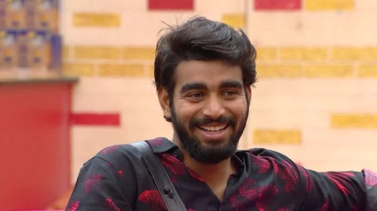 బిగ్ బాస్ 9 తెలుగు టైటిల్ పోరు: కల్యాణ్ దూకుడు.. గెలుపు ఖాయమా? బిగ్ బాస్ 9 తెలుగు టైటిల్ పోరు: కల్యాణ్ దూకుడు.. గెలుపు ఖాయమా?