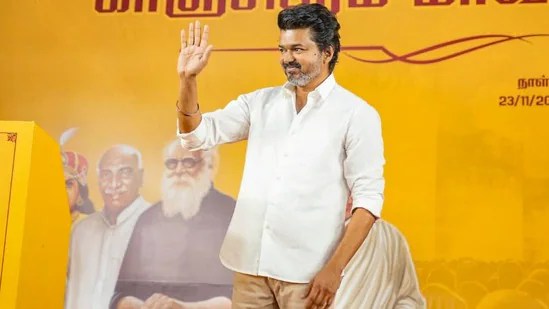 రూ. 275 కోట్లతో దళపతి విజయ్ సంచలనం: రాజకీయాలకు ముందు బిగ్గెస్ట్ సెండాఫ్ మూవీ! రూ. 275 కోట్లతో దళపతి విజయ్ సంచలనం: రాజకీయాలకు ముందు బిగ్గెస్ట్ సెండాఫ్ మూవీ!