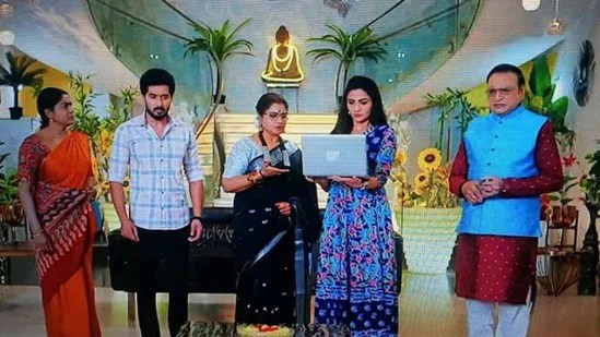 కార్తీక దీపం 2: సుమిత్రకు ప్రాణాంతక వ్యాధి? జ్యోత్స్న మాటల తూటాలు, పోలీస్ స్టేషన్లో ఉత్కంఠ! కార్తీక దీపం 2: సుమిత్రకు ప్రాణాంతక వ్యాధి? జ్యోత్స్న మాటల తూటాలు, పోలీస్ స్టేషన్లో ఉత్కంఠ!