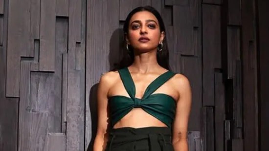 రాధికా ఆప్టే షాకింగ్ నిజాలు: సౌత్ డైరెక్టర్లు నాతో ప్యాడింగ్ చేయమన్నారు! రాధికా ఆప్టే షాకింగ్ నిజాలు: సౌత్ డైరెక్టర్లు నాతో ప్యాడింగ్ చేయమన్నారు!