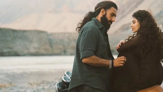 యానిమల్ను పక్కకు నెట్టి దురంధర్ రికార్డ్! టాప్ 10లో సంచలనం – టాప్ 2లో తెలుగు చిత్రాలదే పైచేయి! యానిమల్ను పక్కకు నెట్టి దురంధర్ రికార్డ్! టాప్ 10లో సంచలనం – టాప్ 2లో తెలుగు చిత్రాలదే పైచేయి!
