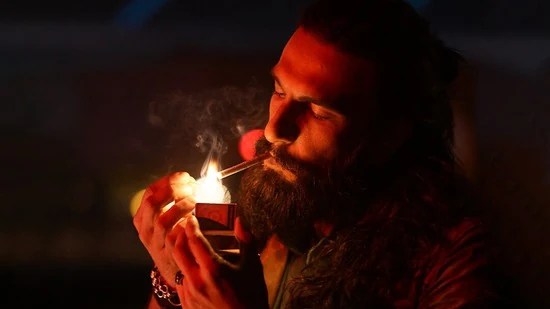 పఠాన్ను వెనక్కి నెట్టి ఆల్టైమ్ టాప్ 10లో ధురంధర్ సంచలనం! 24 రోజుల్లో ₹1064 కోట్లు! పఠాన్ను వెనక్కి నెట్టి ఆల్టైమ్ టాప్ 10లో ధురంధర్ సంచలనం! 24 రోజుల్లో ₹1064 కోట్లు!