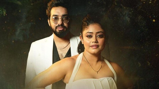 అభిమానుల ఉన్మాదం: న్యూ ఇయర్ తర్వాత సింగర్స్ సచేత్-పరంపర కారుపై దాడి, అద్దాలు పగిలాయి! అభిమానుల ఉన్మాదం: న్యూ ఇయర్ తర్వాత సింగర్స్ సచేత్-పరంపర కారుపై దాడి, అద్దాలు పగిలాయి!