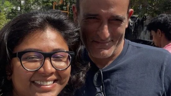 అక్షయ్ ఖన్నా టాలీవుడ్ డెబ్యూ: ప్రశాంత్ వర్మ 'మహాకాళి'తో భారీ ఎంట్రీ! అక్షయ్ ఖన్నా టాలీవుడ్ డెబ్యూ: ప్రశాంత్ వర్మ 'మహాకాళి'తో భారీ ఎంట్రీ!