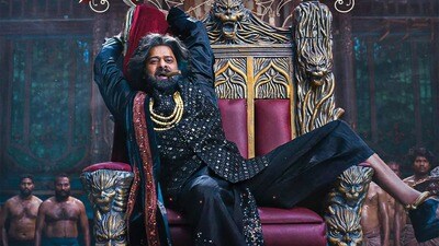 రాజా సాబ్లో ప్రభాస్ ఊరమాస్ సీన్స్ లీక్! మారుతి సంచలన ప్రకటన.. ఫ్యాన్స్ కి పూనకాలే!! రాజా సాబ్లో ప్రభాస్ ఊరమాస్ సీన్స్ లీక్! మారుతి సంచలన ప్రకటన.. ఫ్యాన్స్ కి పూనకాలే!!