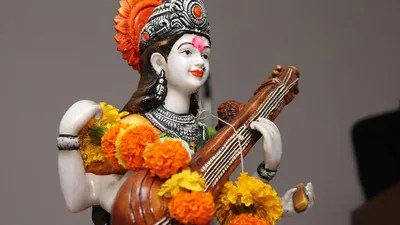 శ్రీ వసంత పంచమి: రేపు నాలుగు శుభ యోగాలు, సరస్వతీ దేవి ఆరాధనకు శుభ ముహూర్తాలు. శ్రీ వసంత పంచమి: రేపు నాలుగు శుభ యోగాలు, సరస్వతీ దేవి ఆరాధనకు శుభ ముహూర్తాలు.