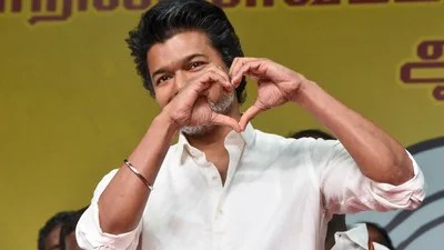 Dalapathi Vijay's Political Entry: Inspired by Shah Rukh Khan, MGR & Jayalalithaa? Dalapathi Vijay's Political Entry: Inspired by Shah Rukh Khan, MGR & Jayalalithaa?