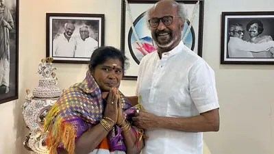 Rajinikanth Rewards Honesty: Gifts Gold to Chennai Sanitation Worker! Rajinikanth Rewards Honesty: Gifts Gold to Chennai Sanitation Worker!
