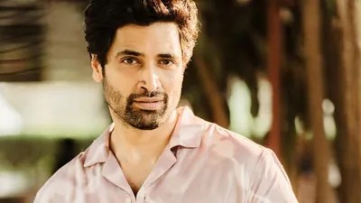 Adivi Sesh on Bollywood Outsider Status: 'India is a Nepo Country' Adivi Sesh on Bollywood Outsider Status: 'India is a Nepo Country'