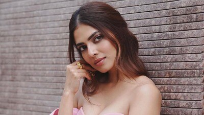 రాజాసాబ్ సెట్స్ లో బాడీ డబుల్ దెబ్బ! మాళవిక సంచలన కామెంట్స్! ప్రభాస్ మూవీపై ట్రోల్స్! రాజాసాబ్ సెట్స్ లో బాడీ డబుల్ దెబ్బ! మాళవిక సంచలన కామెంట్స్! ప్రభాస్ మూవీపై ట్రోల్స్!