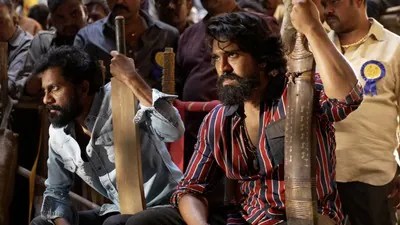 Ram Charan's 'Peddi': Buchibabu Sana's Dedication Shocks Fans in Viral BTS Video Ram Charan's 'Peddi': Buchibabu Sana's Dedication Shocks Fans in Viral BTS Video