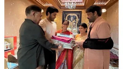 మామా అల్లుళ్ల సందడి! చిరు చేతికి గాయం..ఫ్యాన్స్ లో టెన్షన్! పెళ్లి వేడుకలో షాకింగ్ సీన్! మామా అల్లుళ్ల సందడి! చిరు చేతికి గాయం..ఫ్యాన్స్ లో టెన్షన్! పెళ్లి వేడుకలో షాకింగ్ సీన్!