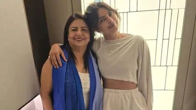 అమ్మా తోపు అంతే! క్యాబ్ డ్రైవర్ పీక పిసికిన ప్రియాంక తల్లి! దిమ్మతిరిగే ట్విస్ట్!! అమ్మా తోపు అంతే! క్యాబ్ డ్రైవర్ పీక పిసికిన ప్రియాంక తల్లి! దిమ్మతిరిగే ట్విస్ట్!!